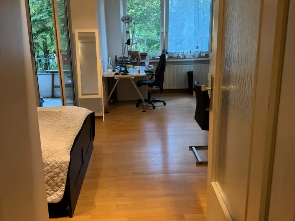 Quiet Studio Apartment with Balcony and Built-in Wardrobe