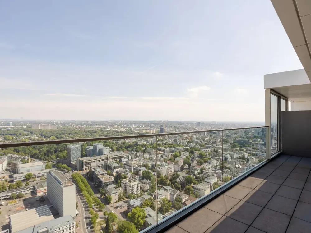 Your Dream Apartment in Westend with Two Balconies and Modern Fitted Kitchen