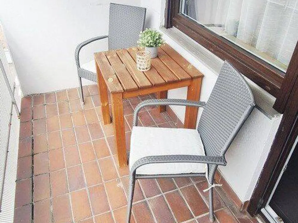 Vollmöbliertes 1-Zimmer-Apartment mit Balkon in Stuttgart-Ost - ab 3 Monaten bis unbefristet