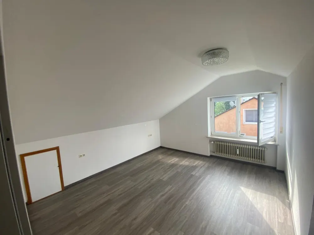 شقة علوية من 3 غرف بمساحة 63 متر مربع في Lindau-Oberreitnau من 01.11.2026