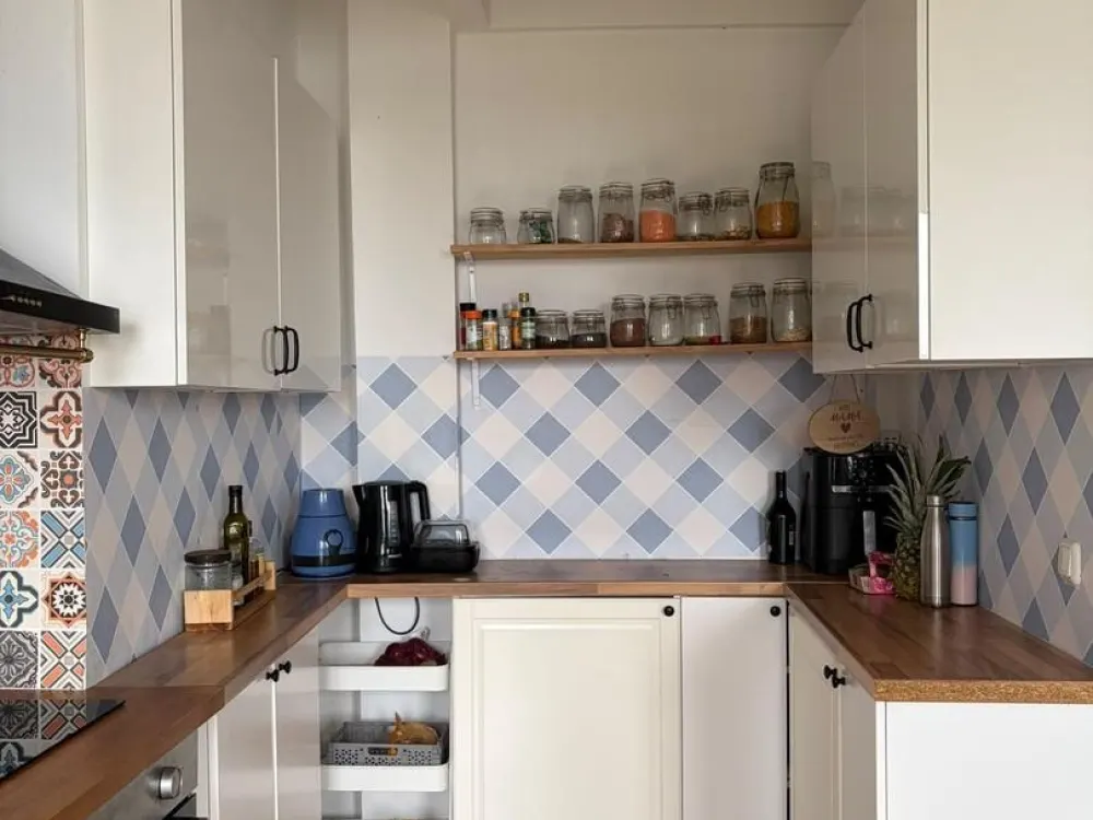 Bad Homburg Louisenstraße: beautiful 4-room apartment with kitchen and balcony, renovated