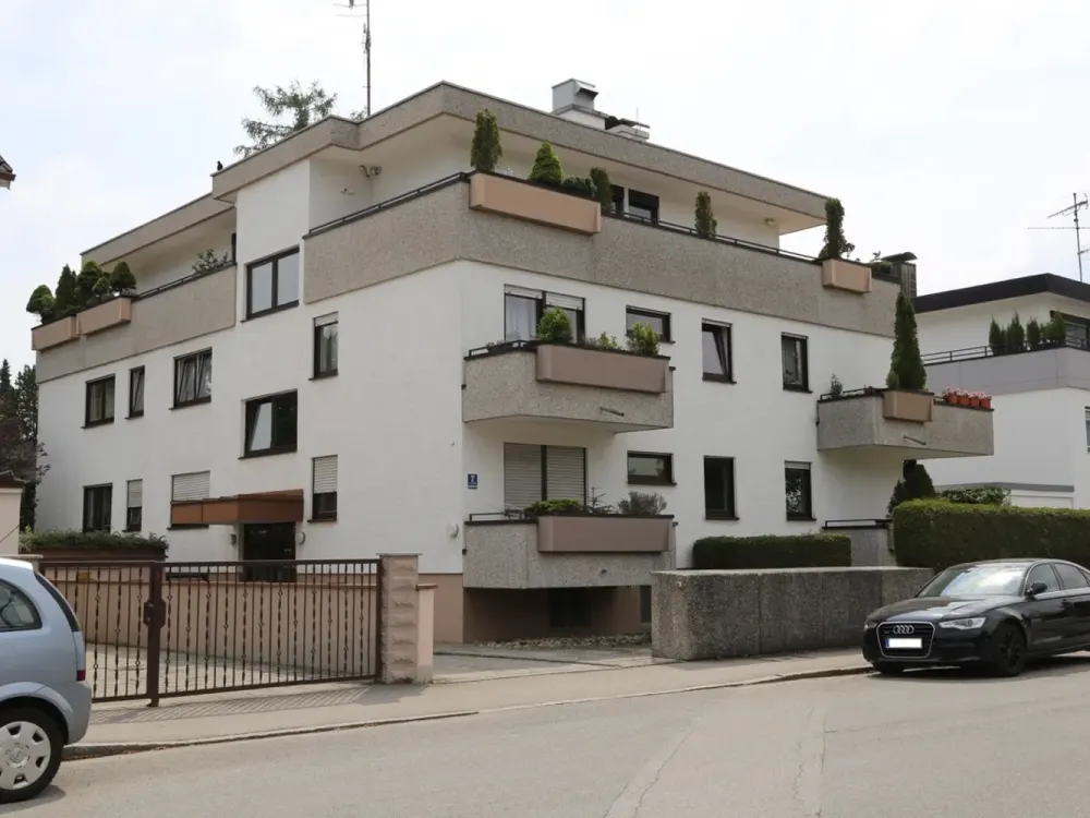 3-Room Apartment in a Quiet Multi-Family House