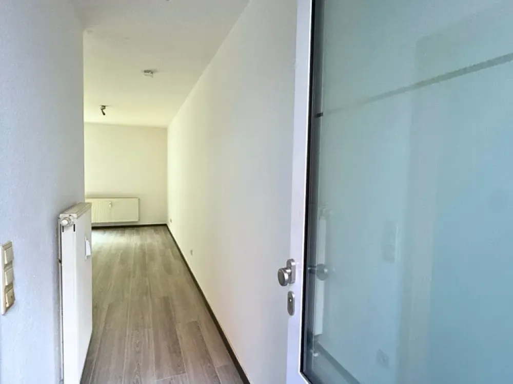 Renovated 1-Room Apartment with Parking Space + Basement Storage