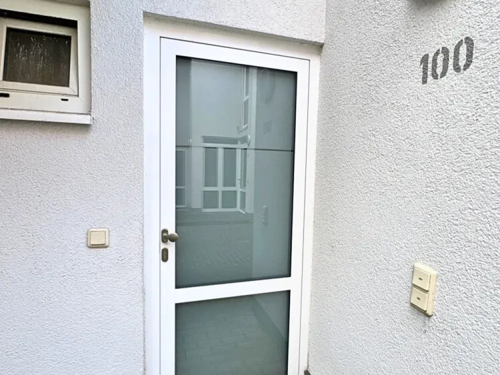 Renovated 1-Room Apartment with Parking Space + Basement Storage