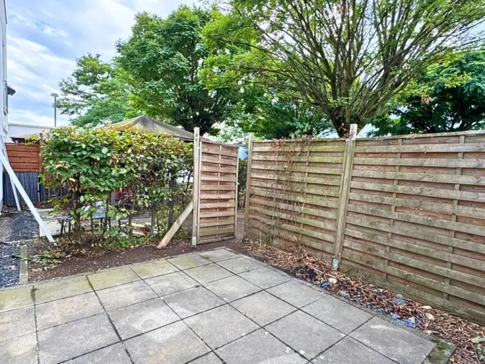 Renovated 1-Room Apartment with Parking Space + Basement Storage