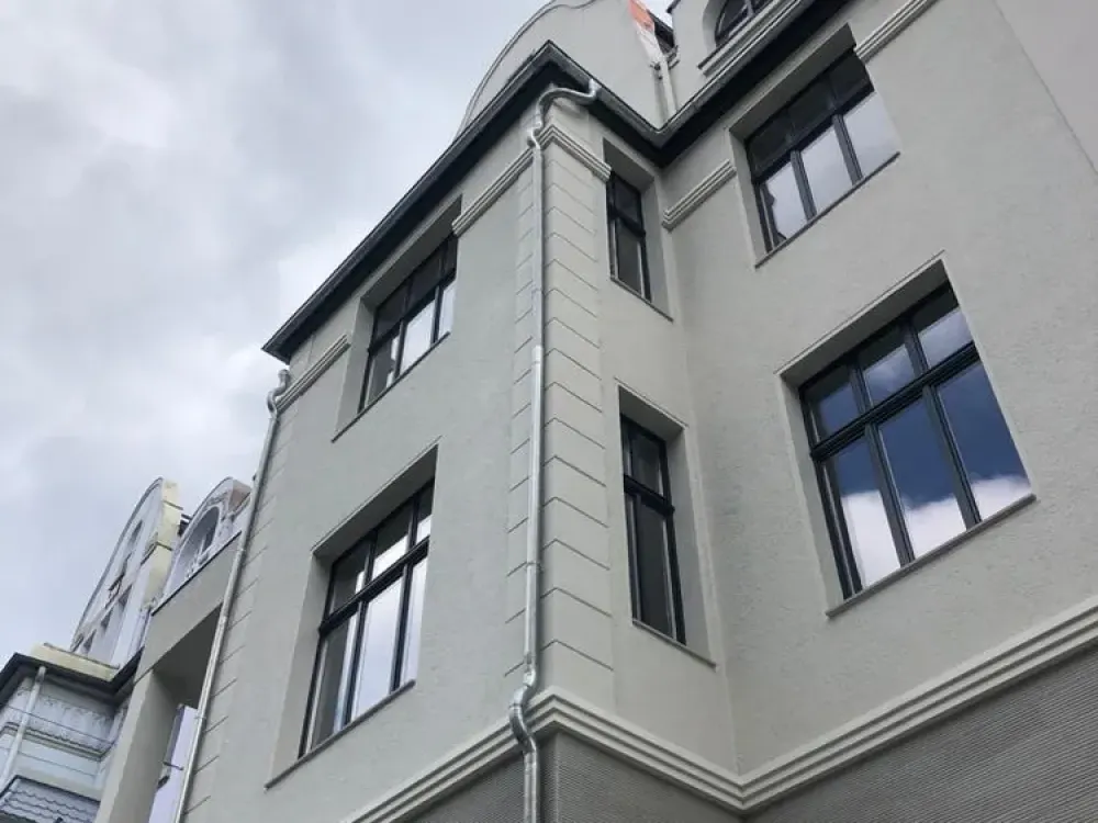 ROOM IN SHARED APARTMENT / WG Room near Lister Platz