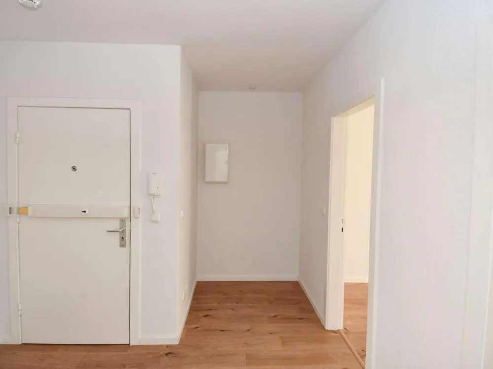 Quiet 1-Room Apartment with Balcony, Shower Bath, Built-in Kitchen and Cellar