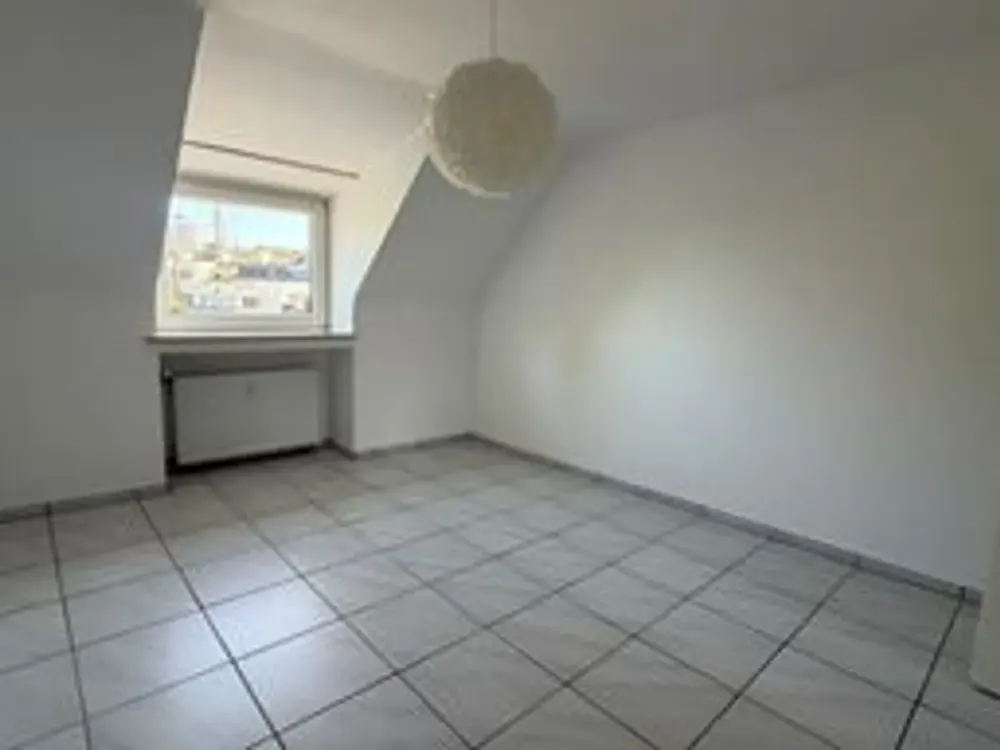 Practical Apartment in Sülz