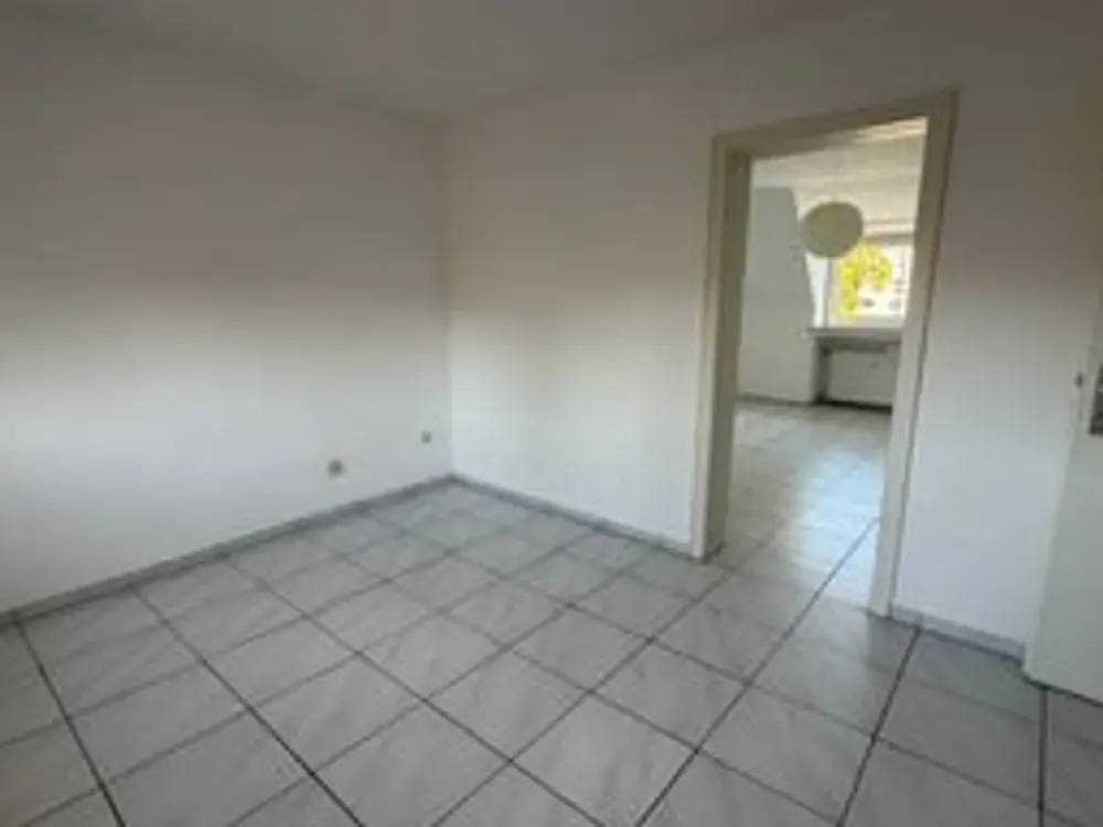 Practical Apartment in Sülz