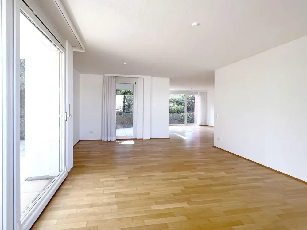 - Exklusive Wohnoase in Stuttgart-Heumaden - 3,5-Zimmer-Wohnung mit Terrasse und Garten