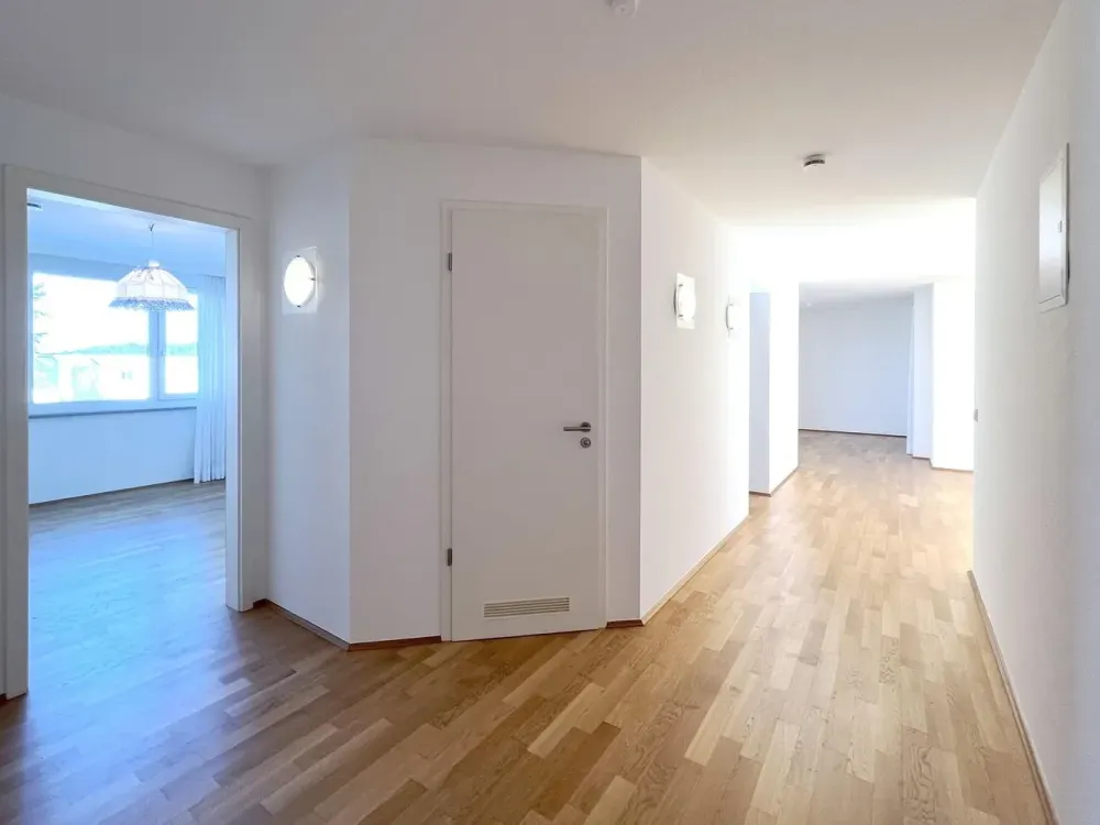 - Exklusive Wohnoase in Stuttgart-Heumaden - 3,5-Zimmer-Wohnung mit Terrasse und Garten