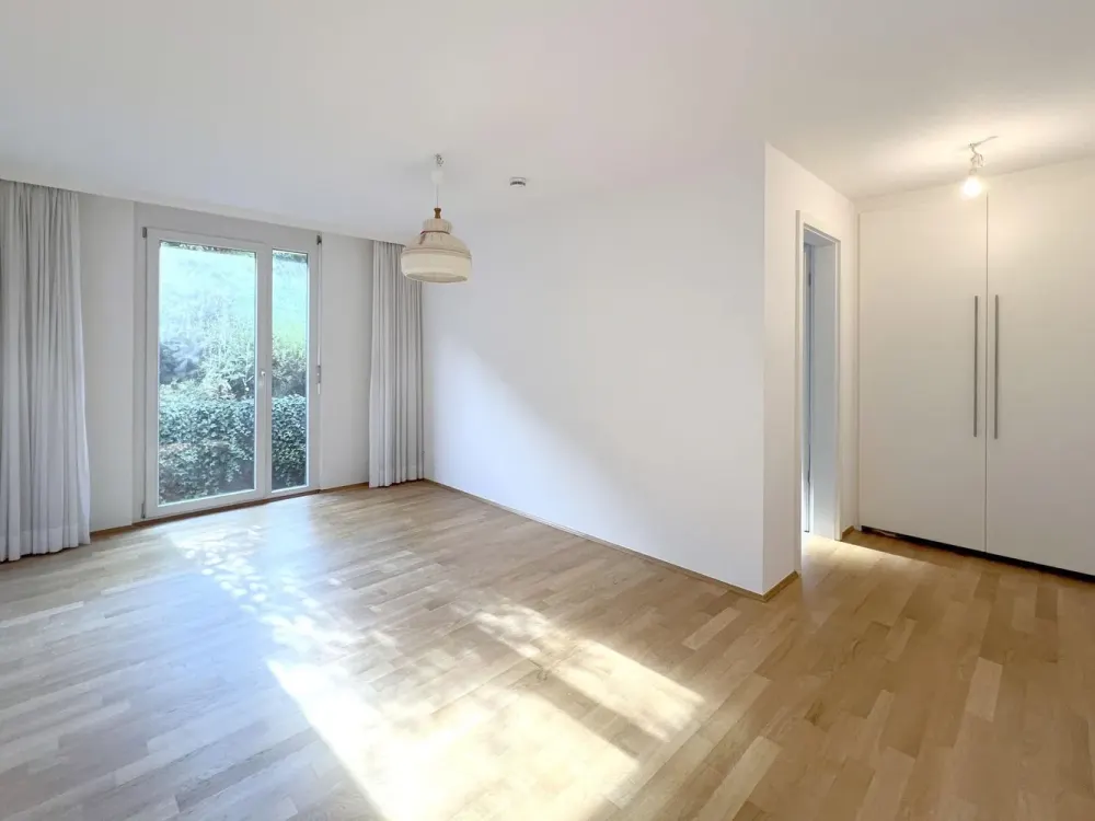 - Exklusive Wohnoase in Stuttgart-Heumaden - 3,5-Zimmer-Wohnung mit Terrasse und Garten
