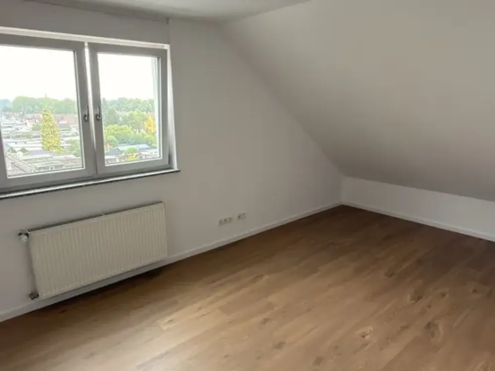 Home with Four Rooms and Plenty of Space in Lünen
