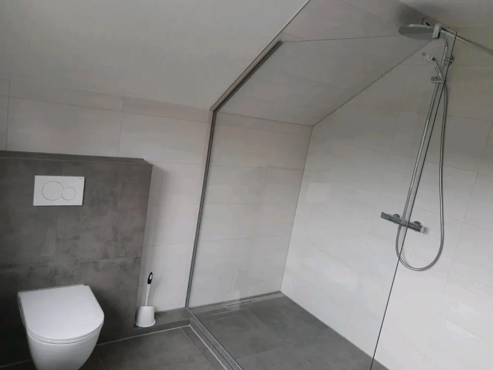 Quiet, Renovated 3-Room Apartment with Balcony Available Immediately