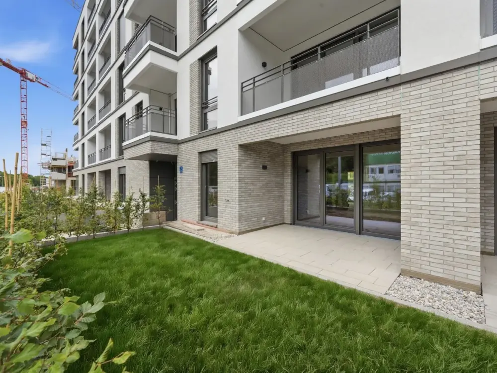 3-Room Garden Apartment with Fitted Kitchen, Parking Space and High-Quality Features