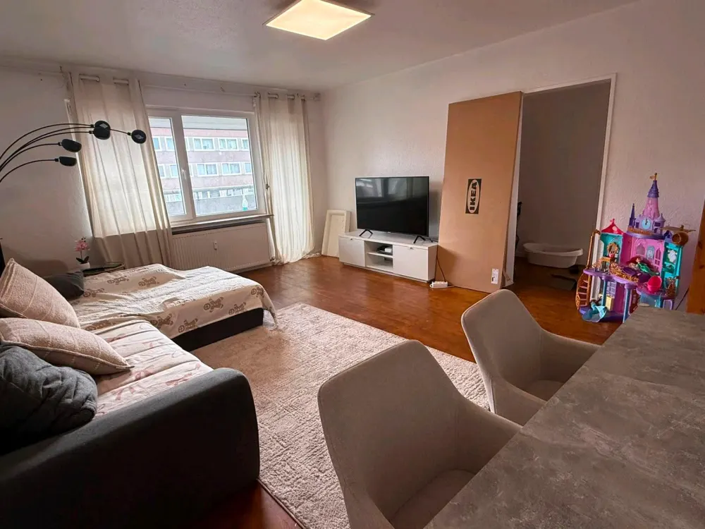 2.5-3 Room Apartment