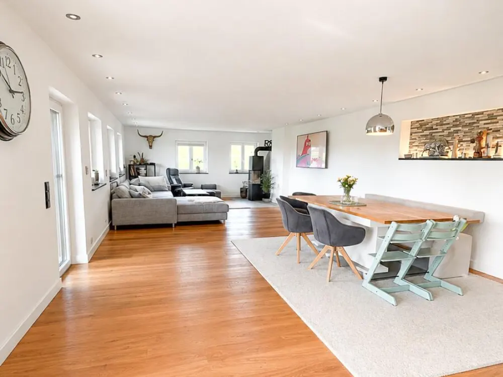 Landliebe & Weitblick! Großzügige 4-Zimmer-Wohnung auf zwei Etagen mit viel Raum für individuelle Wohnideen