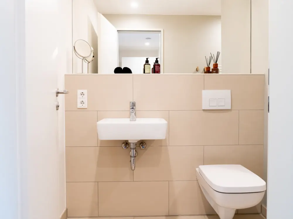 Furnished Studio Apartment with Fitness, Wifi, Lounge & Rooftop Terrace