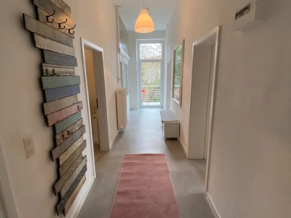 Great Furnished Room in Nice 4-Girl Shared Flat