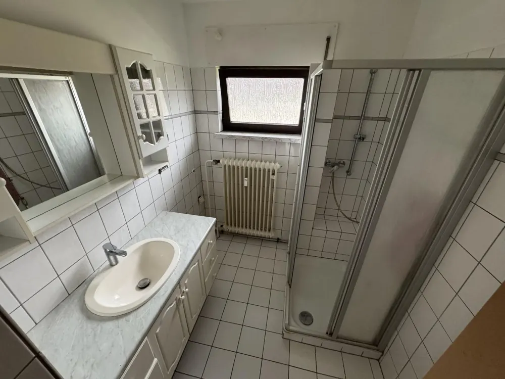 4-Room Apartment in Saarbrücken near the French Border [HMR-O46E04]