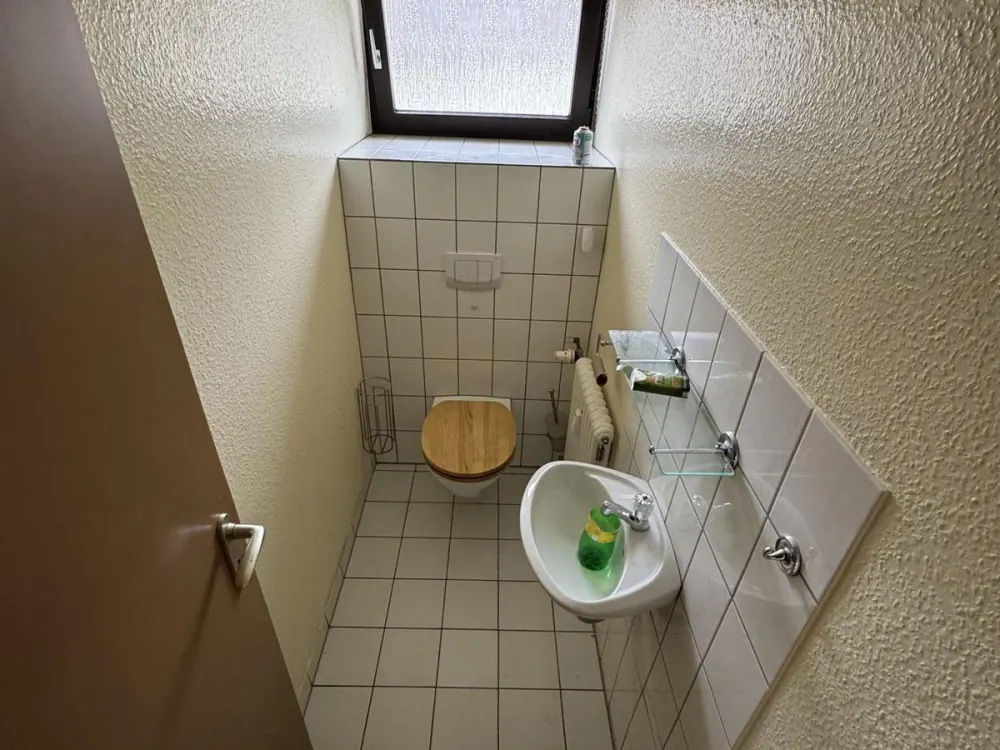 4-Room Apartment in Saarbrücken near the French Border [HMR-O46E04]