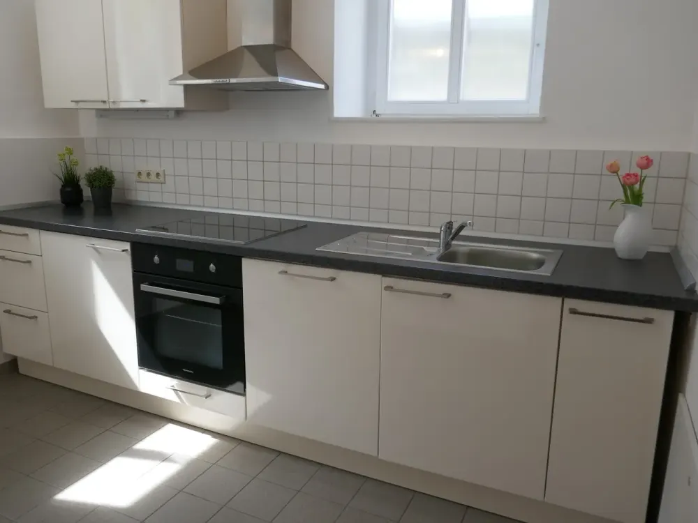 Ruhige 2-Zi.-Wohnung mit Gartennutzung in Uni-Nähe (DD-Plauen) inkl. Einbauküche.