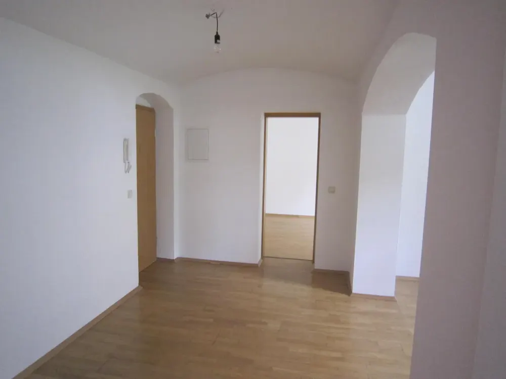 Ruhige 2-Zi.-Wohnung mit Gartennutzung in Uni-Nähe (DD-Plauen) inkl. Einbauküche.