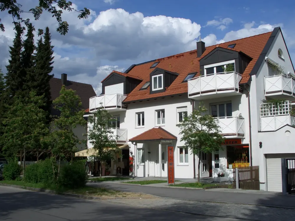 Exclusive 2-Room Apartment in Quiet, Central Location