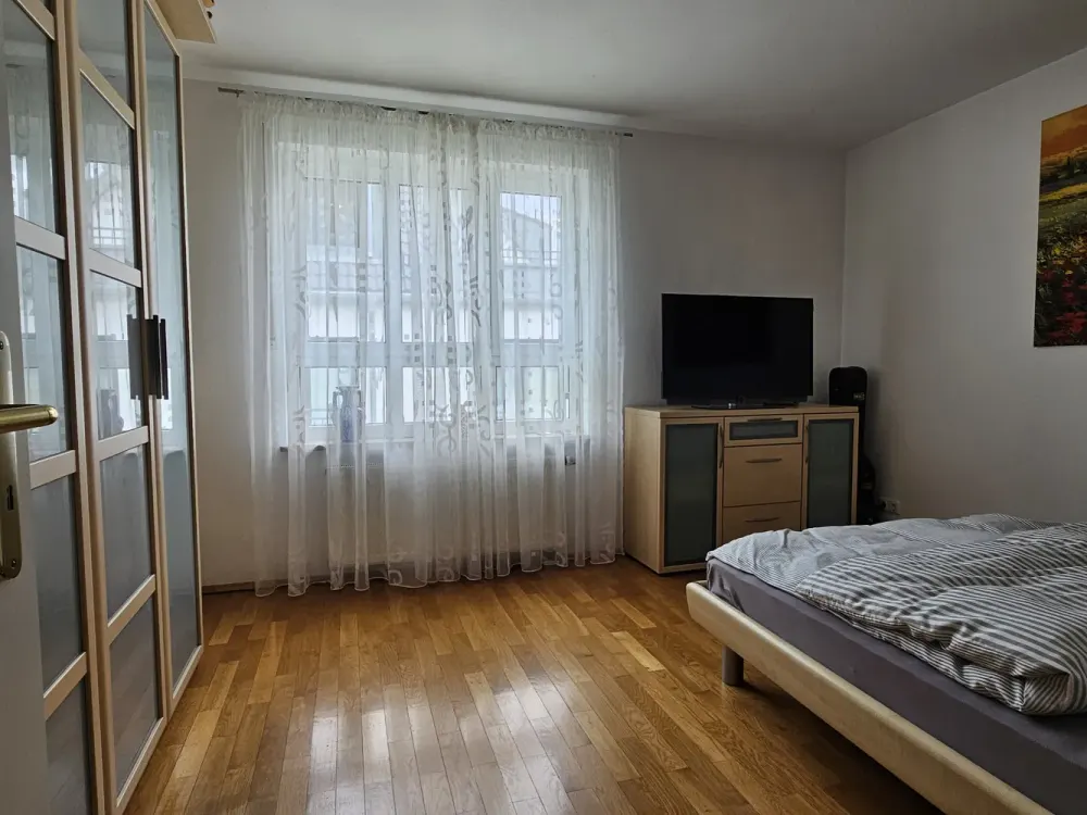 Exclusive 2-Room Apartment in Quiet, Central Location