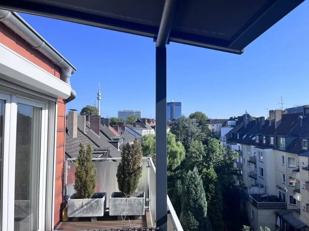 Southern City Center! 3-Room 98m² Apartment with Balcony! Bathroom with Shower/Bathtub, Guest WC!