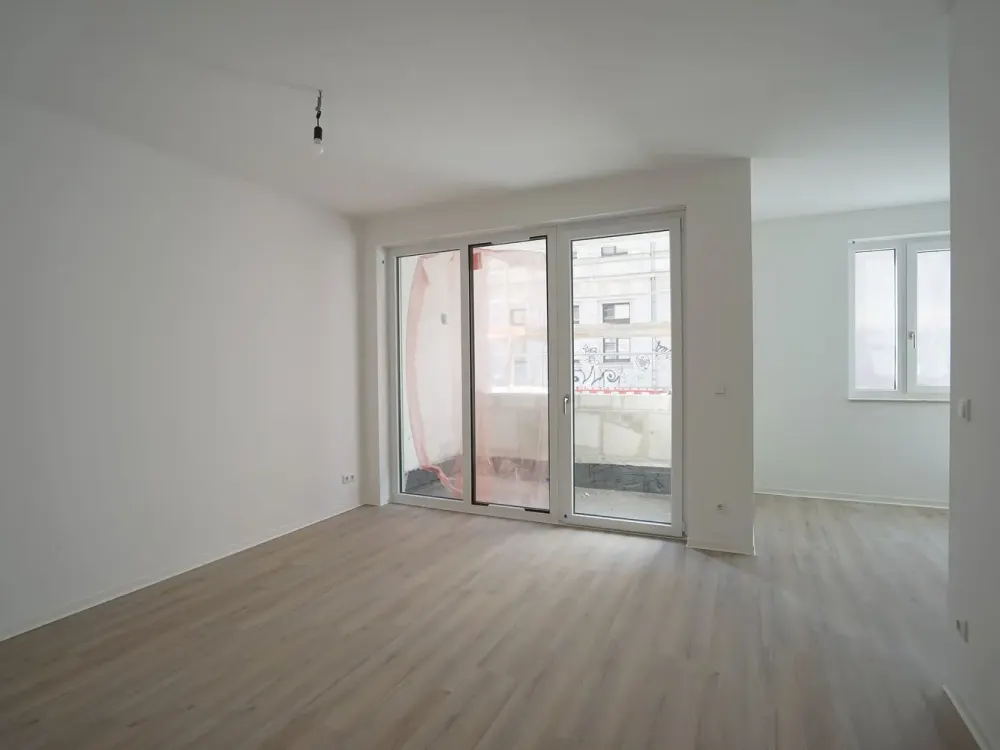 Modern Living: 3-Room Apartment with Loggia and Fitted Kitchen in Zentrum-Ost