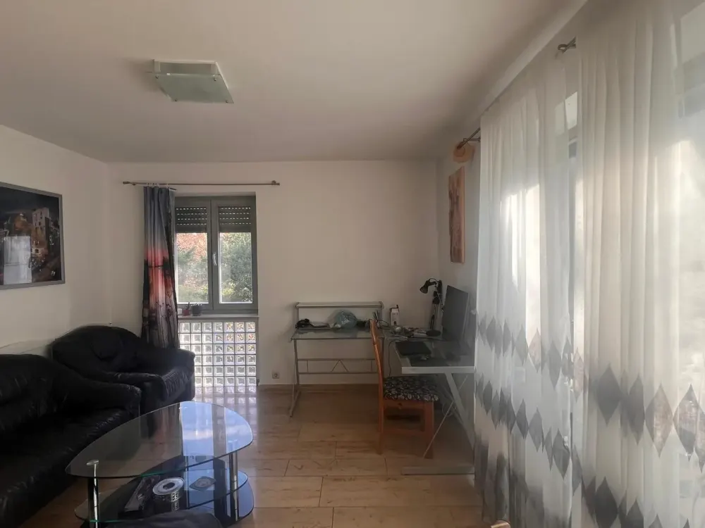 Living with Character: 2.5-Room Apartment in Neubiberg
