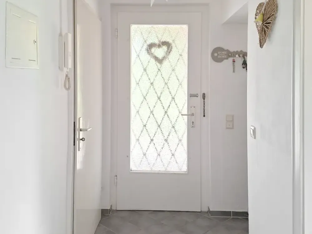 In Druseltal/ Bad Wilhelmshöhe: Spacious 2-Room Maisonette Apartment