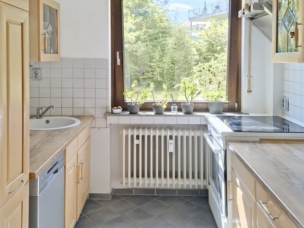 In Druseltal/ Bad Wilhelmshöhe: Spacious 2-Room Maisonette Apartment