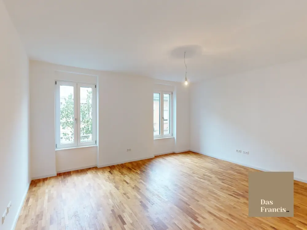 *Including Moving Bonus* Beautiful 3-Room Apartment with Balcony in Weststadt.