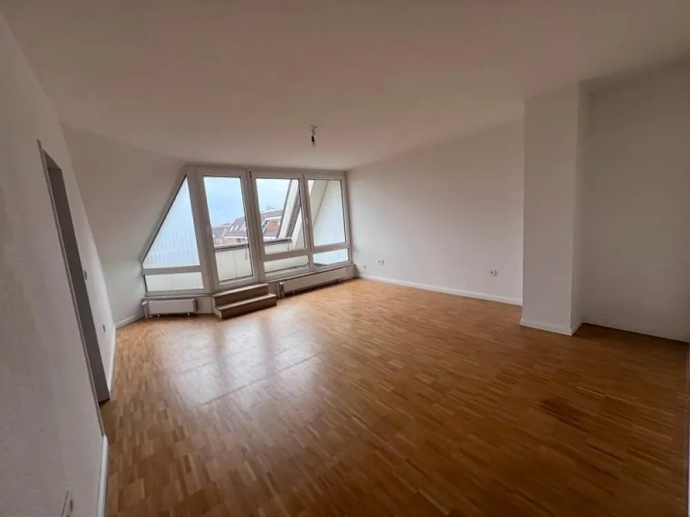 Modern 3-Room Apartment with Roof Loggia