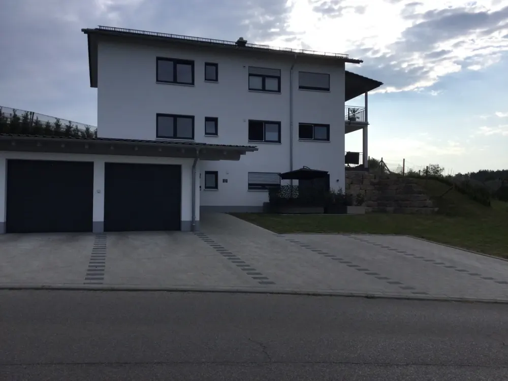 Geschmackvolle 4-Zimmer-Wohnung mit gehobener Innenausstattung mit EBK in Tettnang