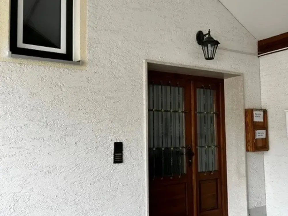 Bright 2-Room Apartment on the Upper Floor for Non-Smokers