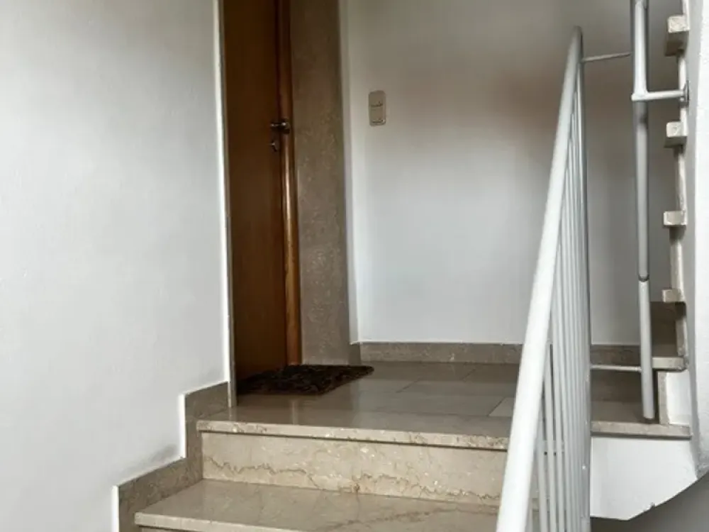 Bright 2-Room Apartment on the Upper Floor for Non-Smokers