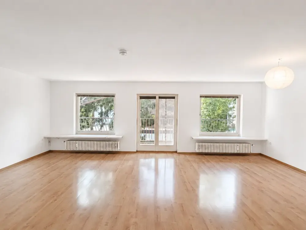 Schöne 4½-Zimmer-Wohnung mit Einbauküche & Doppelbalkon, Villenkolonie Hartmannshofen
