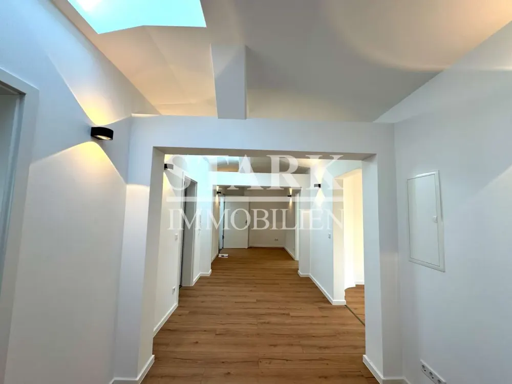 **Altbau trifft Moderne: Dachgeschossjuwel im Frankfurter Westend**