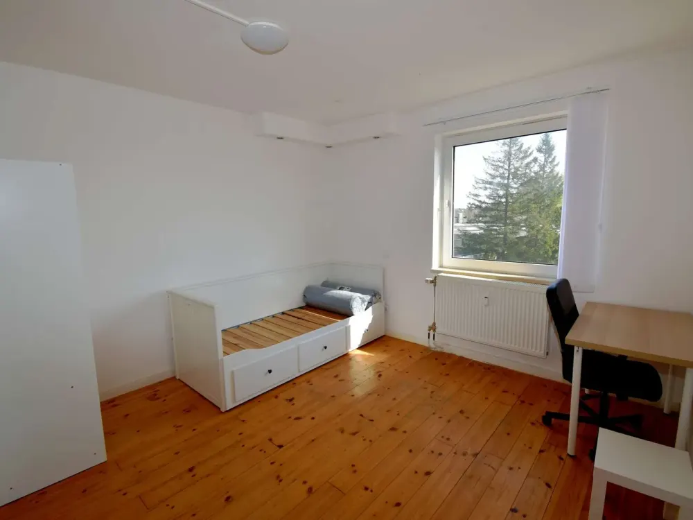 1-Room Apartment for Rent in Wedel Tower!