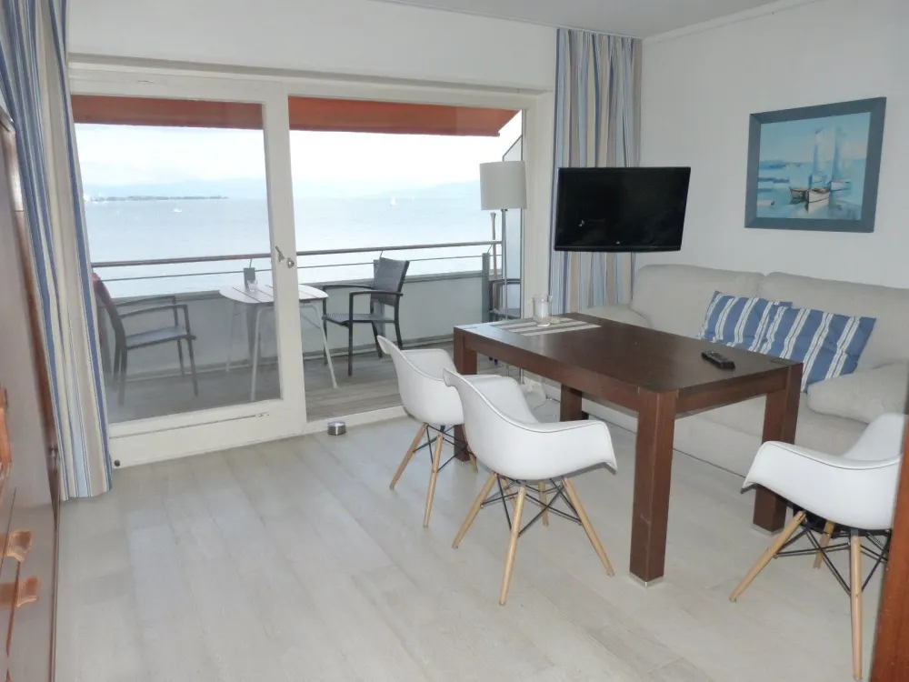 2-Zimmer-Wohnung frei von 01.10.2026 bis 30.04.2027