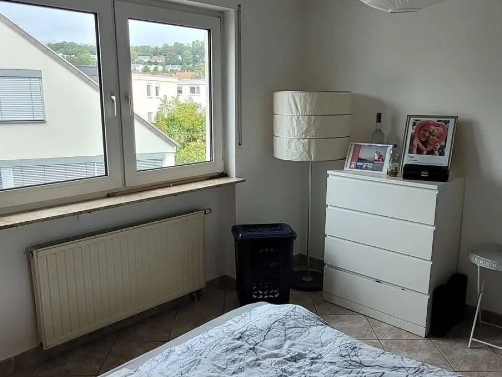 Sbr.-Rotenbühl * موقع سكني ممتاز * بالقرب من الجامعة * 3 غرف، مطبخ، حمام * حوالي 80 متر مربع * شرفة * مطبخ مجهز