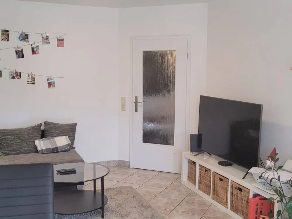 Sbr.-Rotenbühl * موقع سكني ممتاز * بالقرب من الجامعة * 3 غرف، مطبخ، حمام * حوالي 80 متر مربع * شرفة * مطبخ مجهز