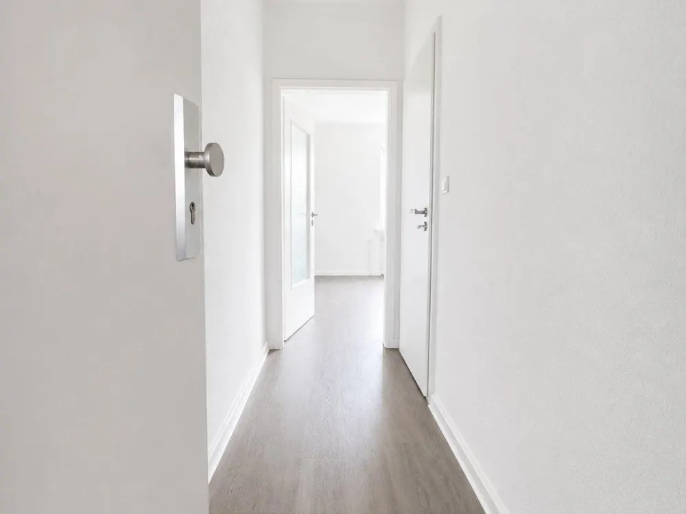 Out into the Green - 1.5 Room Zehlendorfer Strasse - click here!