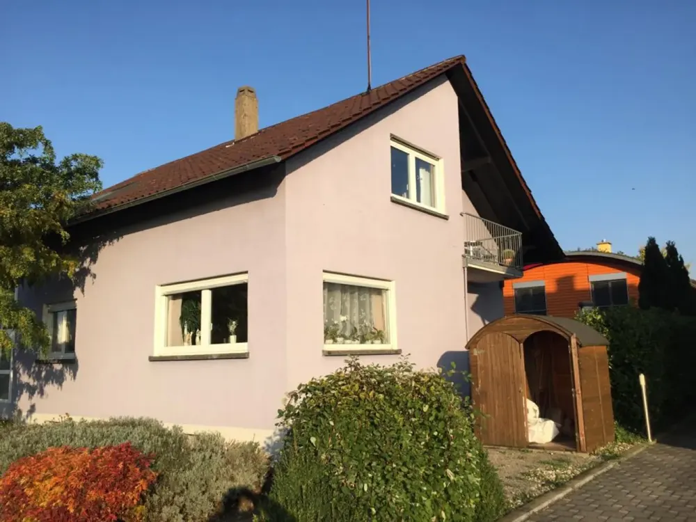 Alltagstaugliche 3,5 Zimmer Dg Wohnung in Karlsdorf-Neuthard