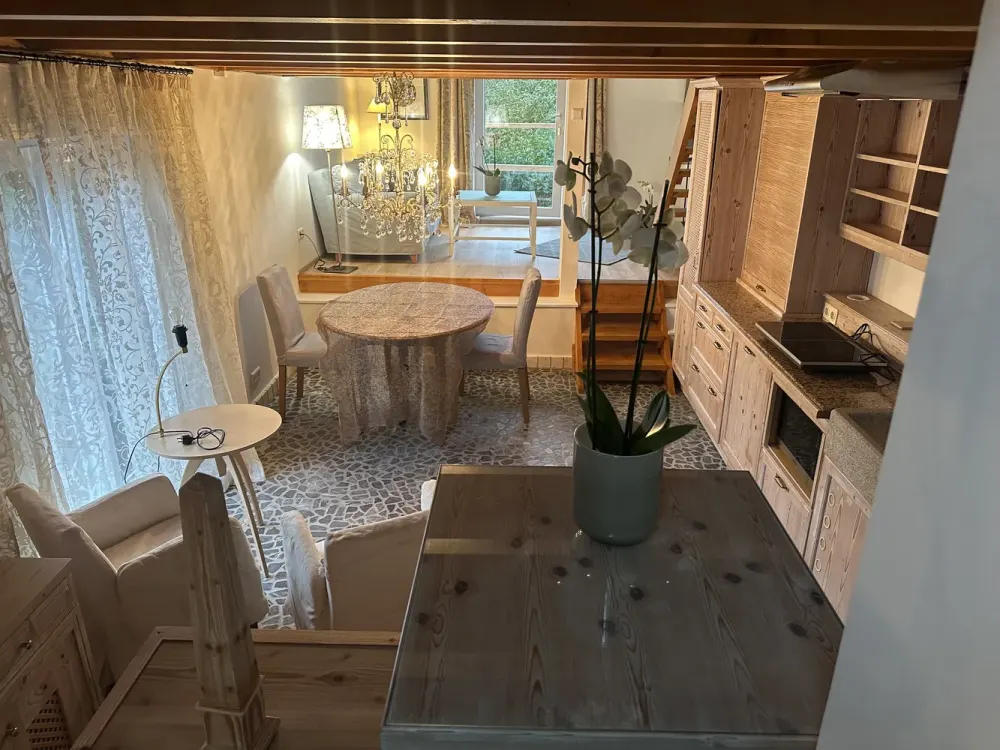 Loft-mit lux. Vollmöblierung 1.150 € Kaltmiete + Strom
