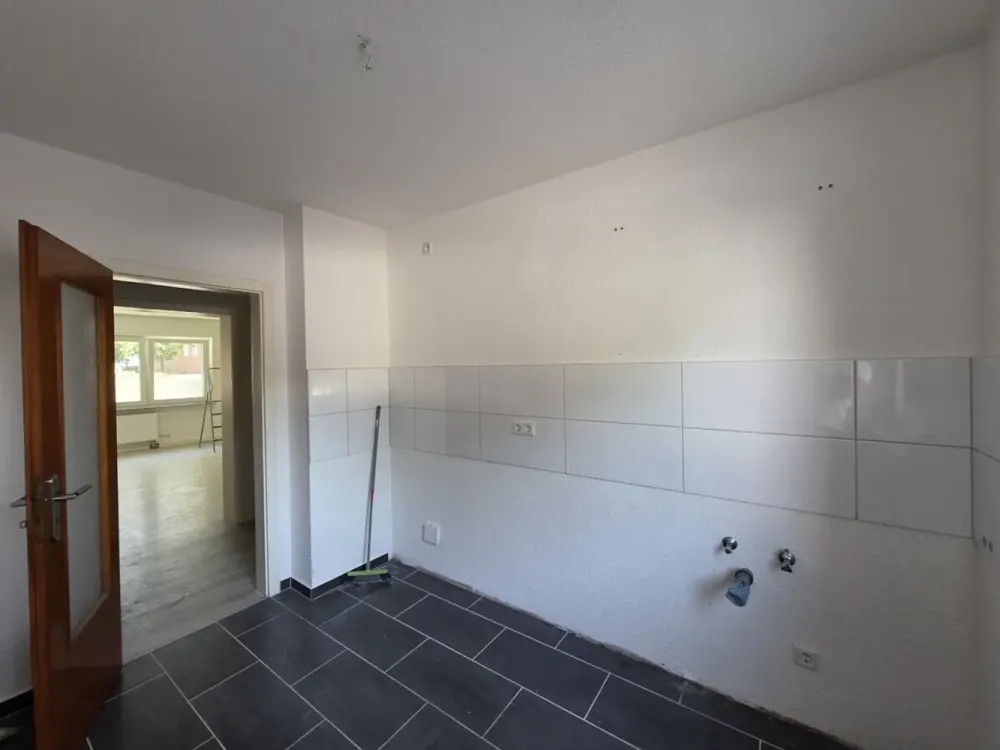 Renovated and Ground Floor! 2-Room Apartment with Balcony, Energy Efficient Centrally in Datteln