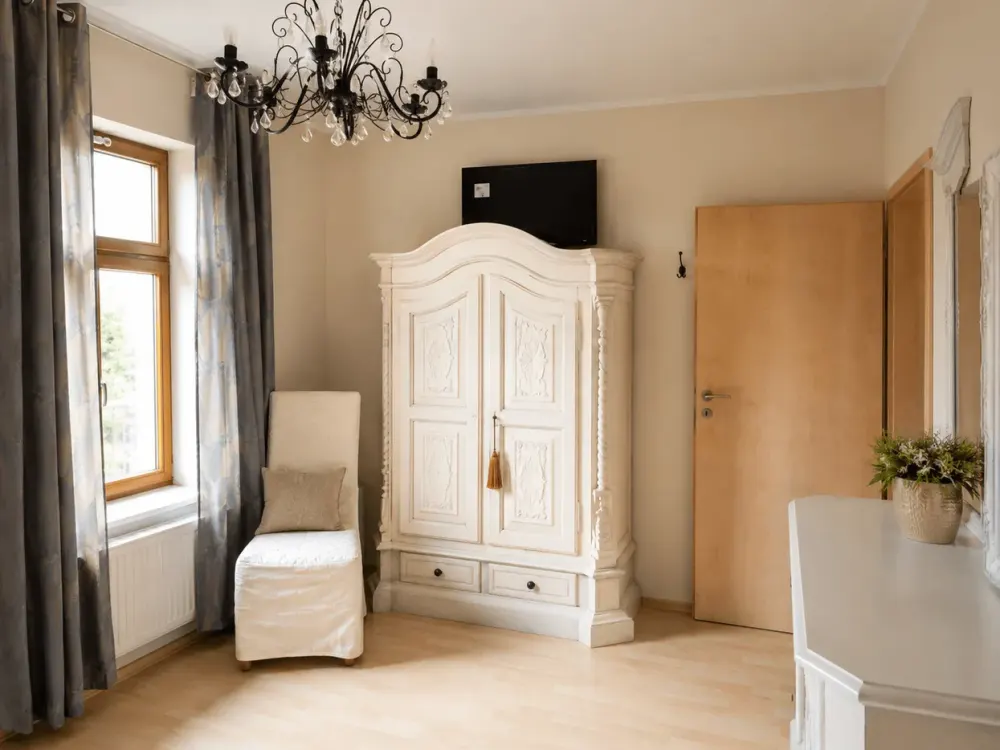 Bright 2-Room Apartment with Balcony and Fitted Kitchen in Arnstadt - Furnished on Request